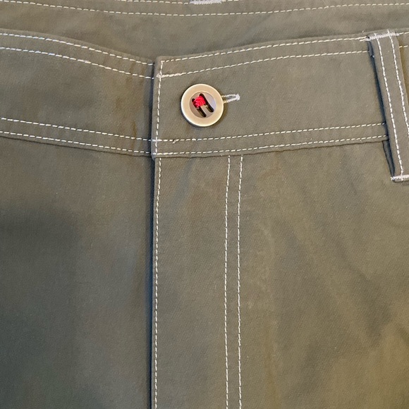 AFTCO Shorts, Army Green, NWOT, Flat Front, Zip, Belt Loops, Extra Pockets Sz 38 - Picture 4 of 14